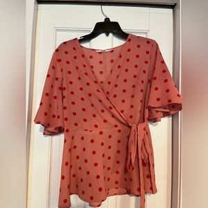 francesca’s Mi ami pink polka dot v neck wrap peplum blouse size L